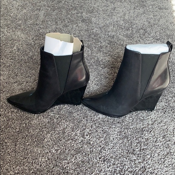 Shoes - Picture 5 of 7